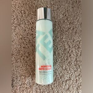 Bath & Body works mineral bath soak